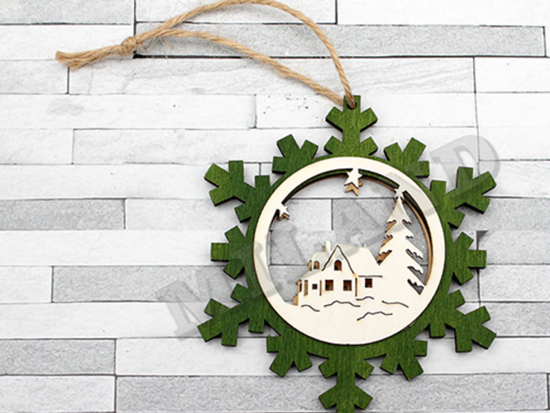 Подвеска объемная «ЗЕЛЕНАЯ СНЕЖИНКА» 11см из дерева НДУ-8379