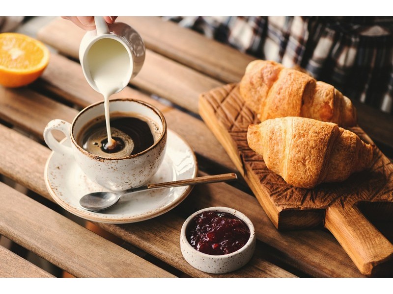 Холст с красками 22х30 см по номерам. ЧАШКА КОФЕ И КРУАСАНЫ