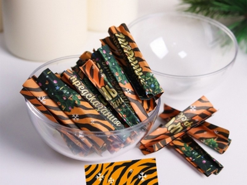 Купить оптом Подвеска елочная ШАР СИМВОЛ ГОДА с предсказаниями 7,5 см ШС-9306 в Луганске