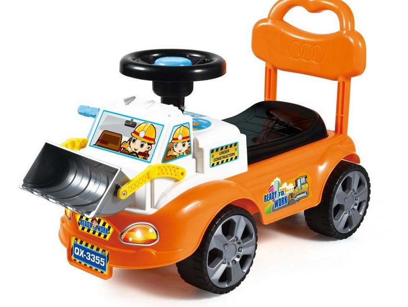 Машина-каталка со спинкой и ковшом 63*31*41 см бело-оранжевая в кор. QX-3355