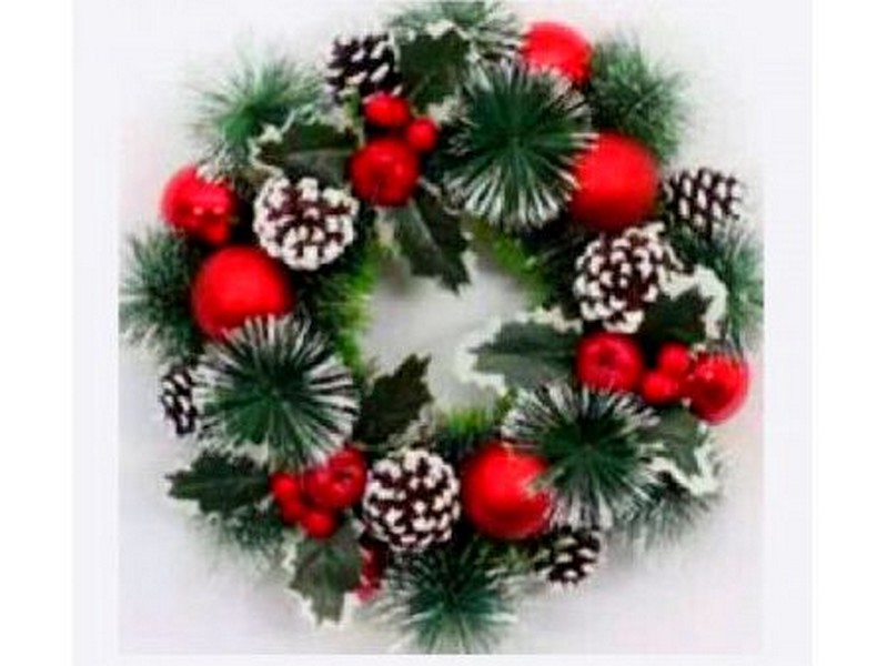 Купить оптом Венок новогодний с красными ягодами и шишками 40 см НУ-4916 в Луганске