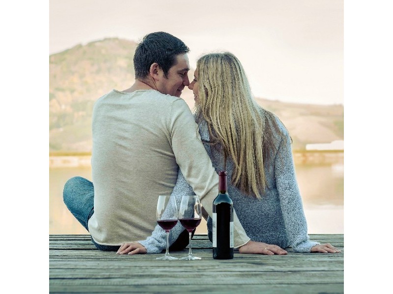 Холст с красками 20х20 см по номерам. КРАСИВАЯ ПАРА У РЕКИ