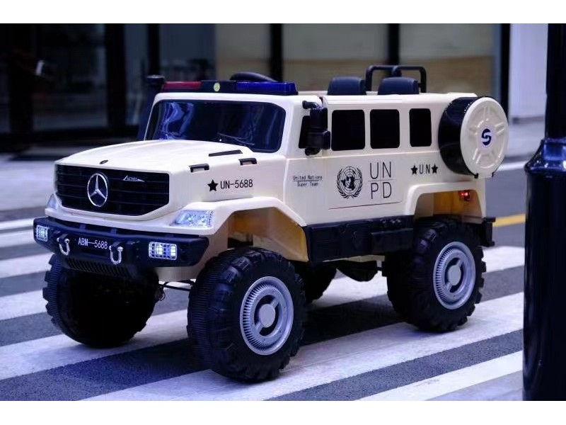 Электромобиль Внедорожник Mercedes 2-местный на р/у (свет, звук, подключение USB+Bluetooth+MP3, аккум. 12V, 20А, колеса пластик, сиденье кожа, открыв. двери, качается, до 50 кг) БЕЖЕВЫЙ 16/002