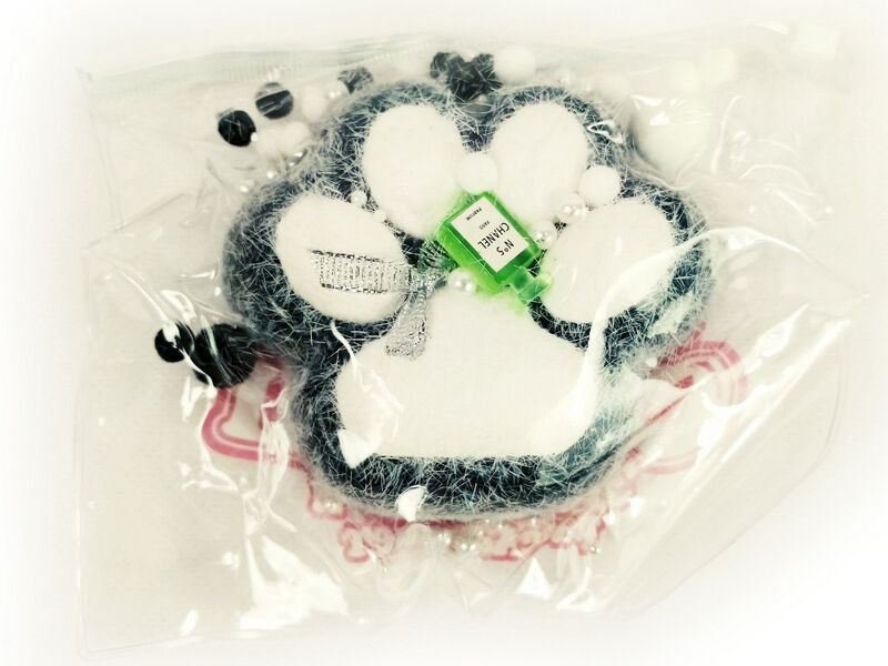 Купить оптом Сквиш черный «Лапа» 11*11 см JJ-23 в Луганске