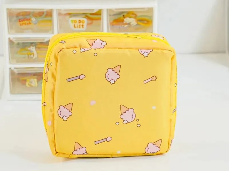 Косметичка "Drawings, ice cream" yellow 12,5*12,5*6,5 см