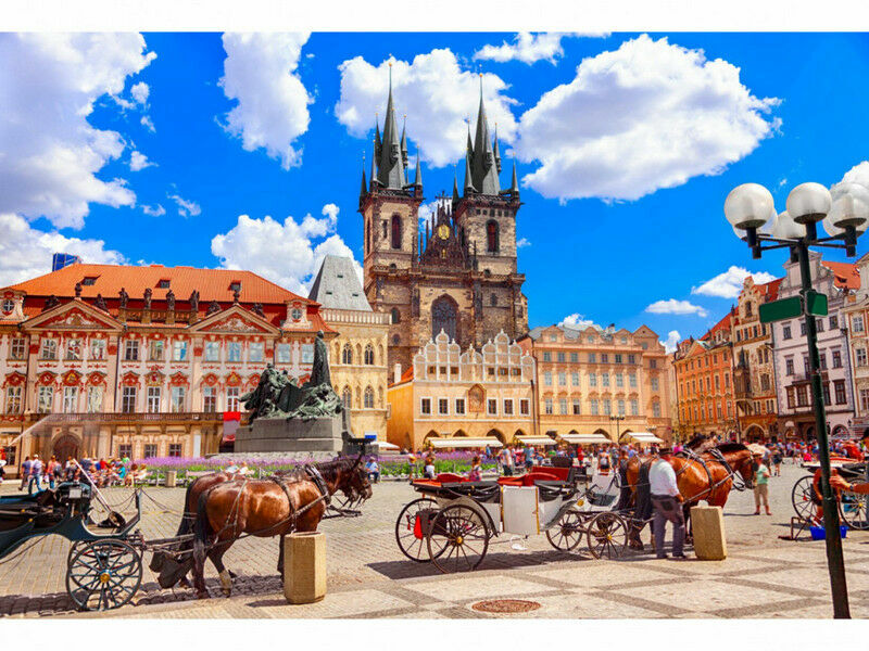 Купить оптом Холст с красками 40х50 см по номерам. ПРАЖСКАЯ ПЛОЩАДЬ в Луганске