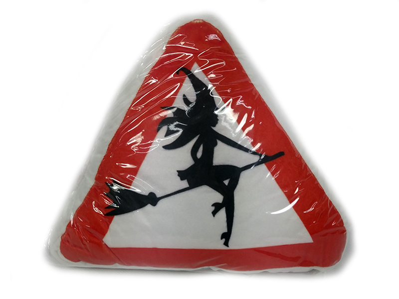 Купить оптом Подушка-игрушка Авто треугольник Ведьма 25х27см TRI-010 в Луганске