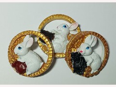 86740 [MAG-5 / 6] Магнит керамический ЗАЙКА с монетками